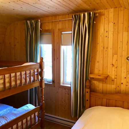 Chalets Du Bout Du Monde แกสเป ภายนอก รูปภาพ